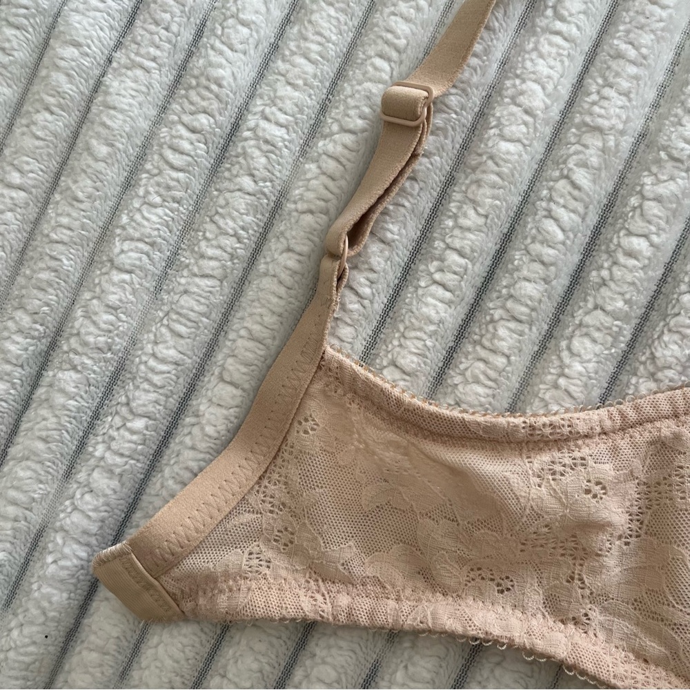 Wacoal Beige Colored Bra - Picture 6 of 9